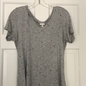 Super comfy tshirt!! Graphic tshirt!